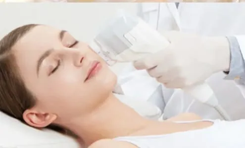 Rejuvenecimiento Facial en Barcelona: Tratamientos Avanzados para una Piel Joven y Radiante